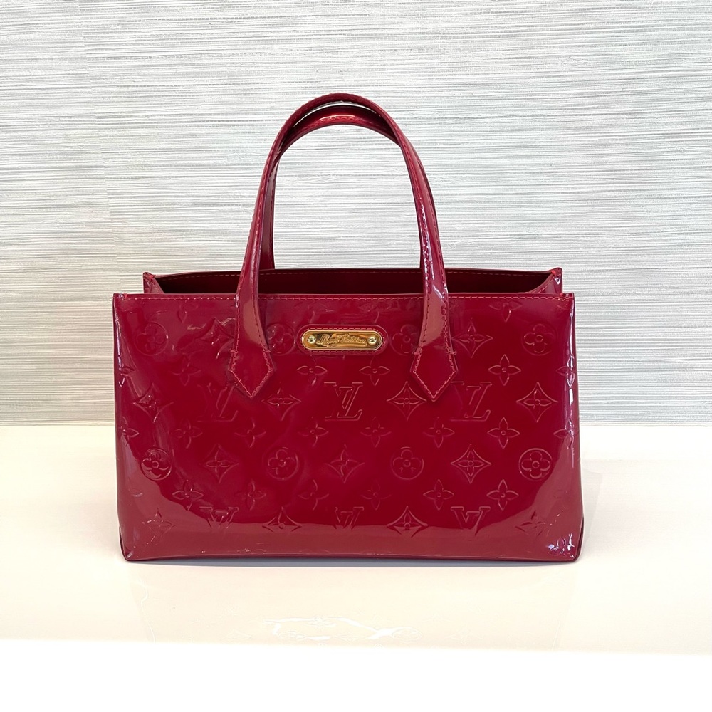 LOUIS VUITTON Monogram Vernis Wilshire PM Hand Bag - Red